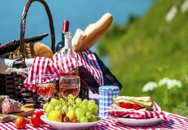 Plan the Perfect Picnic: 14 Fantastic Recipes